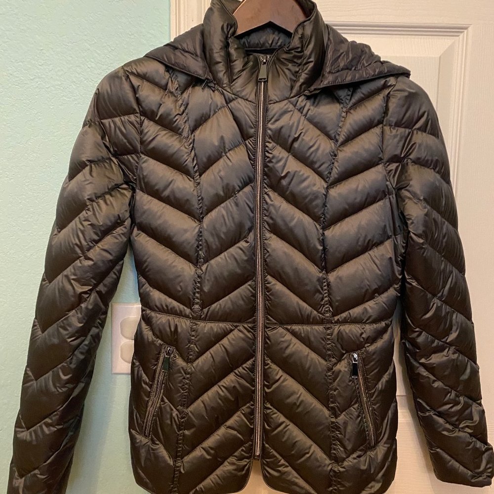 Quilted Jacket Saks Fifth Avenue Brand, Pewter Gray, size XS; Great Conditon